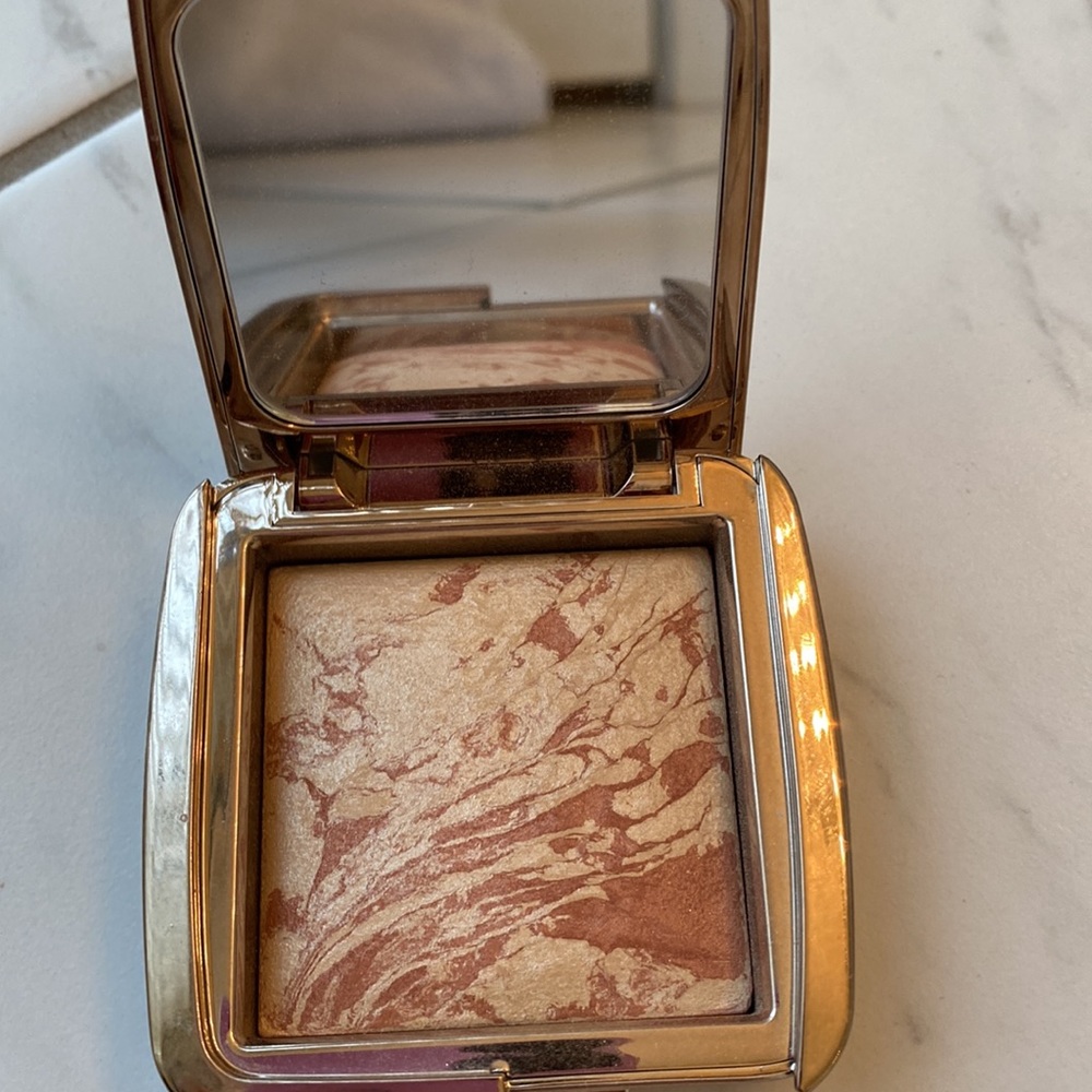 Hourglass ambient lighting bronzer - brilliant nude